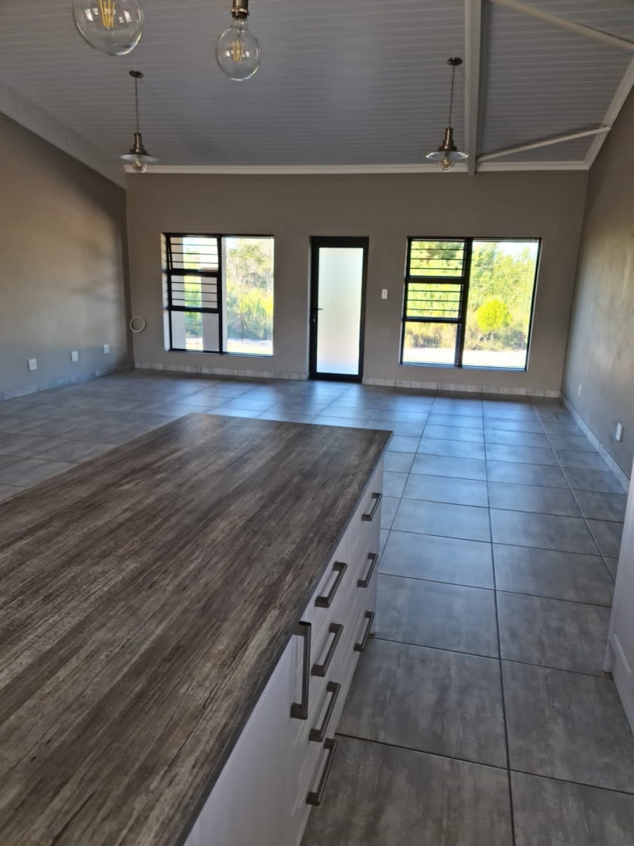To Let 2 Bedroom Property for Rent in Albertinia Western Cape